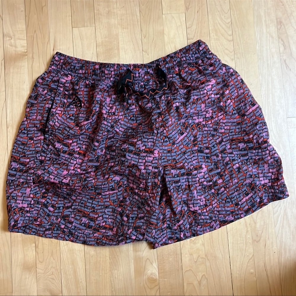 Nike ACG trail Shorts Large L
